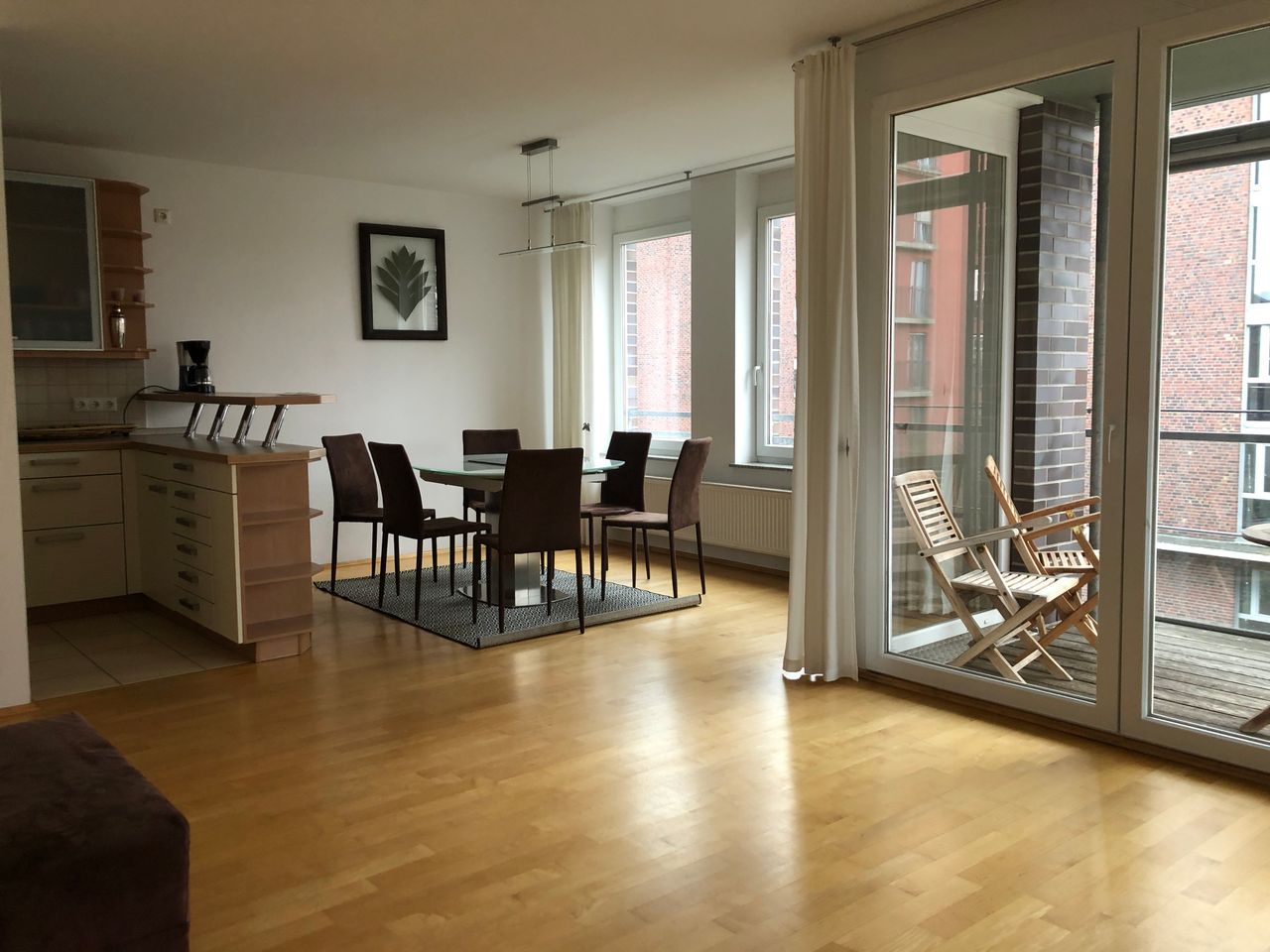 Great upscale suite perfectly located in Frankfurt am Main, on the banks of the Main!
