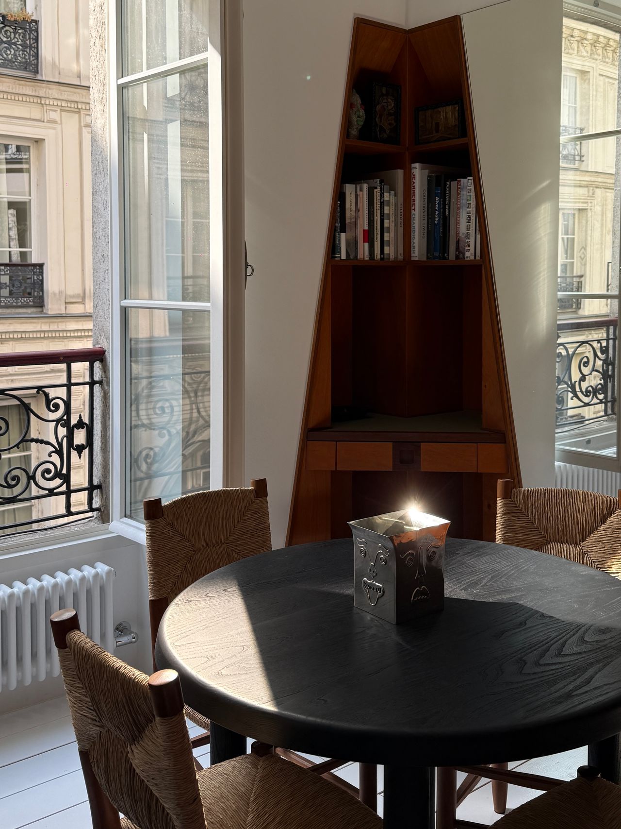 Stunning AD France featured Modernist Period Flat in best area of 7th.